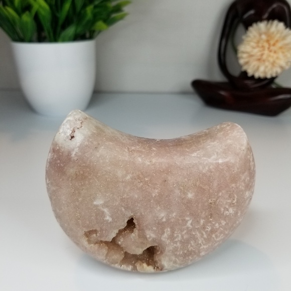🌙 Pink Amethyst Moon Carving – Divine Feminine Energy & Emotional Harmony - Picture 8 of 8